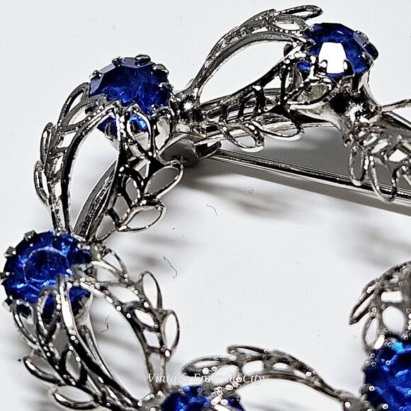 1950s Silver Filigree Blue Rhinestone Brooch Open Leaf Wreath Circle Pin Antique - Picture 7 of 11